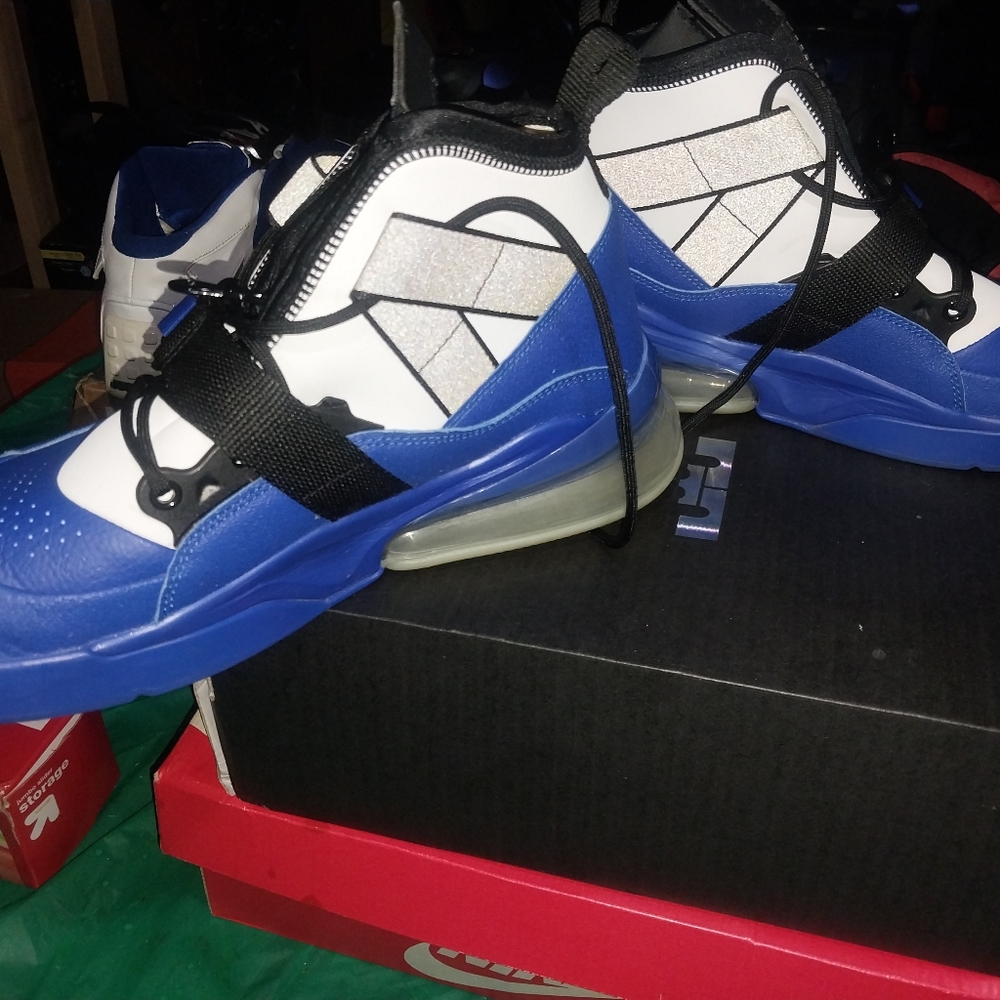 AIR FORCE 270 - Picture 4 of 7